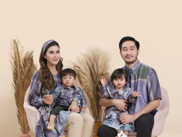 Ide Tampil Kompak Dengan Seragam Baju Muslim Keluarga