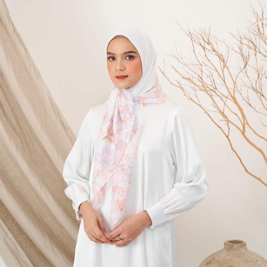 Floral Blossom Broken White